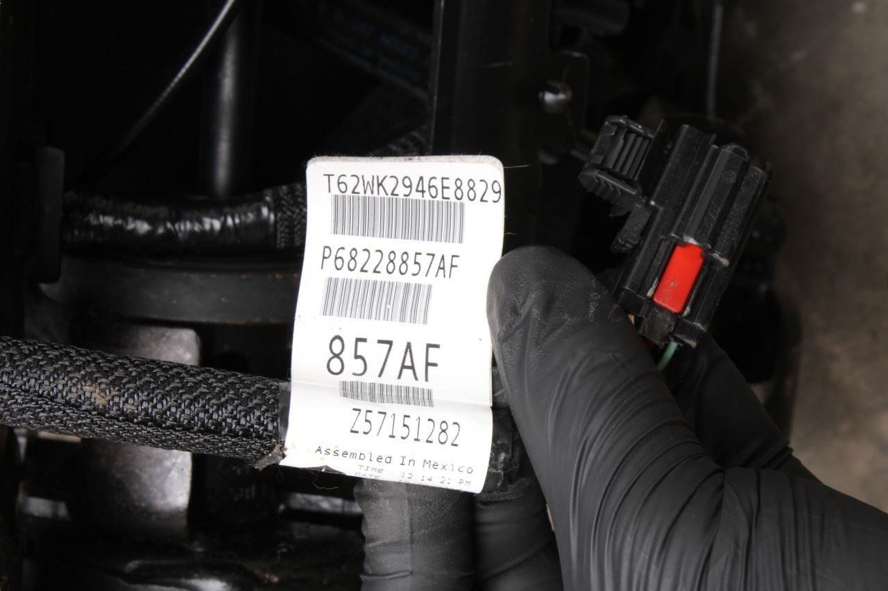 17-20 Chrysler Pacifica Limited 3.6L Rear Driver Left Side 2nd Row Seat Complete - Alshned Auto Parts