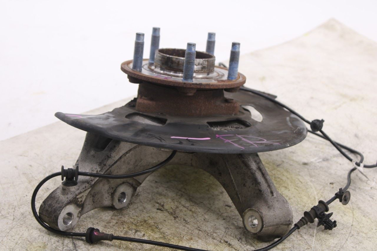 18-24 Chevrolet Equinox LT 1.5L FWD Front Passenger RH Side Spindle Knuckle Hub5