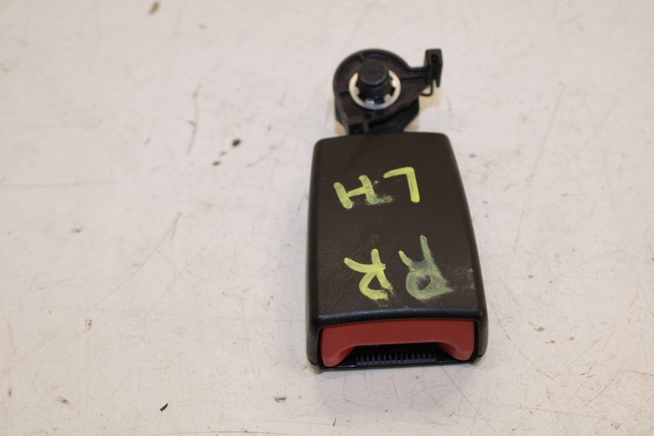 11-18 Porsche Cayenne Platinum Rear RH Left and Center 2nd Row Seat Belt Buckle - Alshned Auto Parts