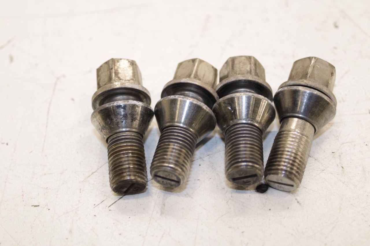 2014-2020 Maserati Ghibli S Q4 Wheel Lug Nut Bolt Stud Set of 20 670005351 OEM - Alshned Auto Parts