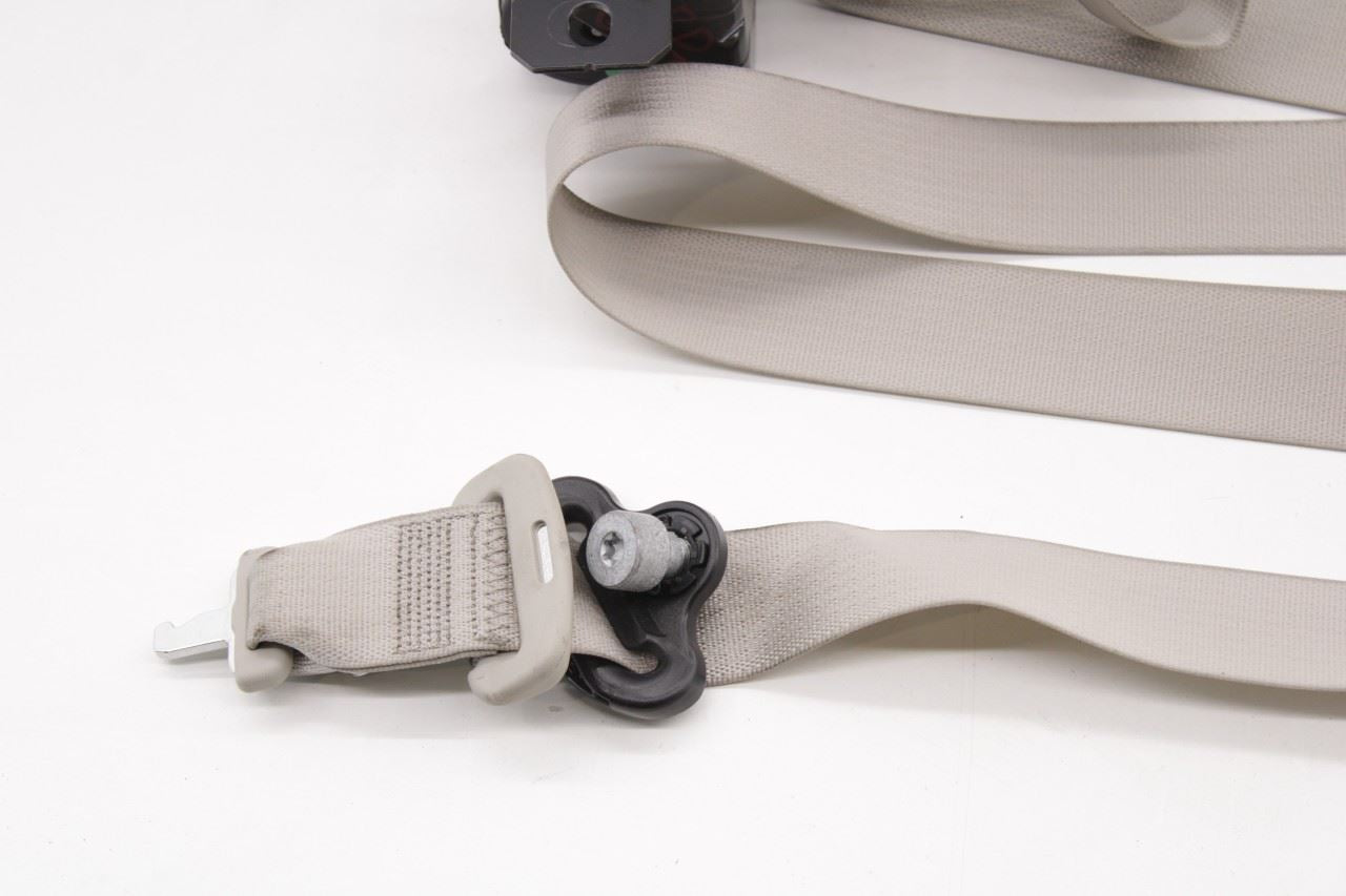 17-20 Chrysler Pacifica Limited 3.6L FWD Rear Center 3rd Row Seat Belt Retractor - Alshned Auto Parts