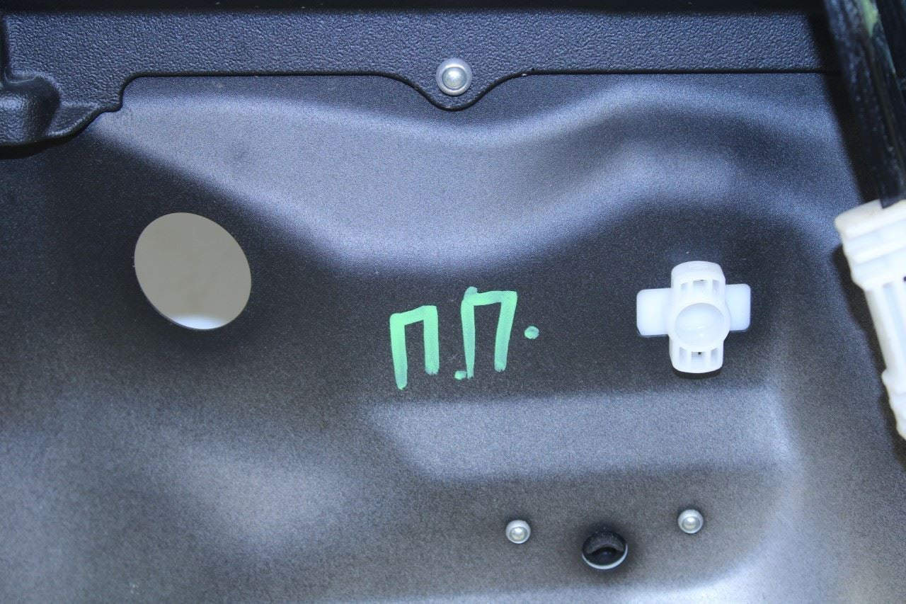 10-16 Porsche Panamera 4 Front Right Side Door Window Regulator w/ Carrier Plate - Alshned Auto Parts