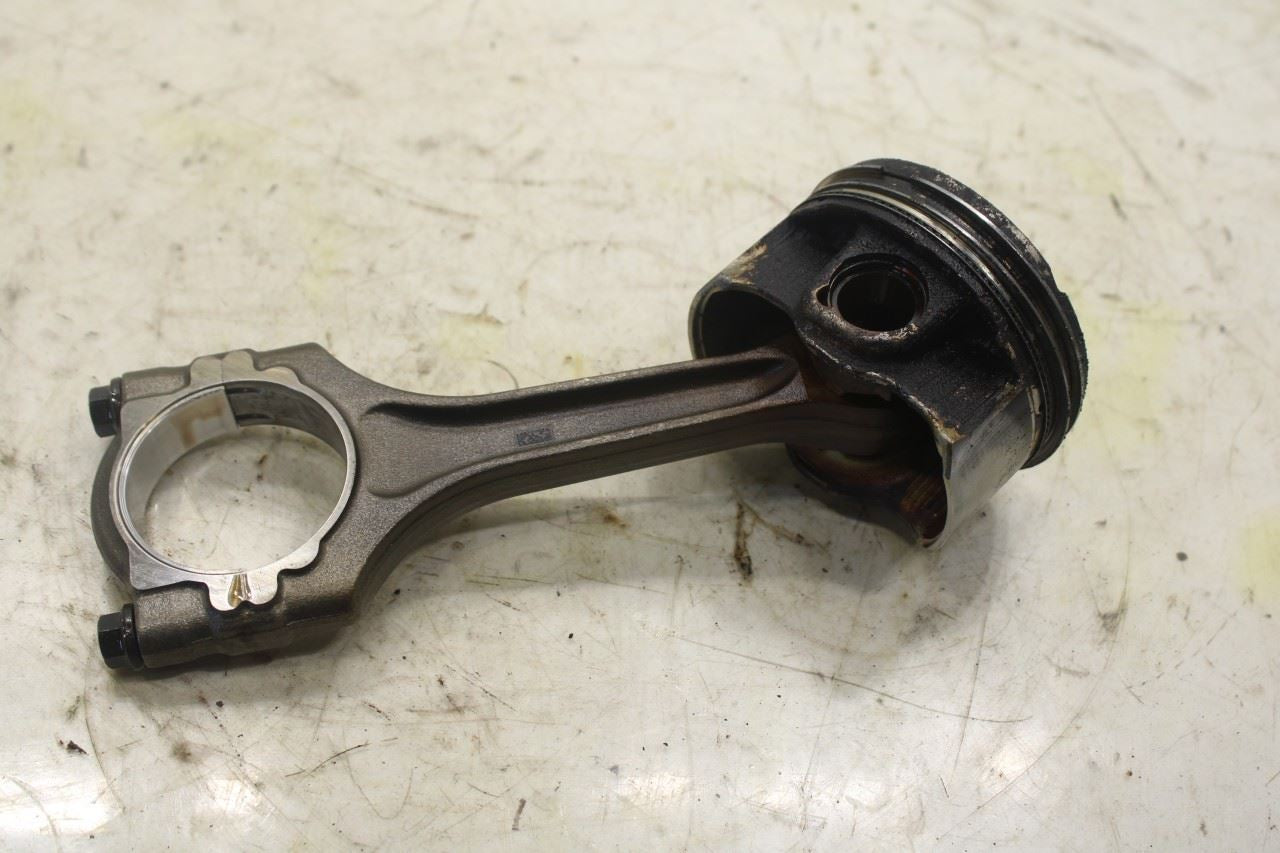 2017-22 Alfa Romeo Giulia Ti 2.0L AWD Engine Piston 4 w/ Connecting Rod 50052788 - Alshned Auto Parts