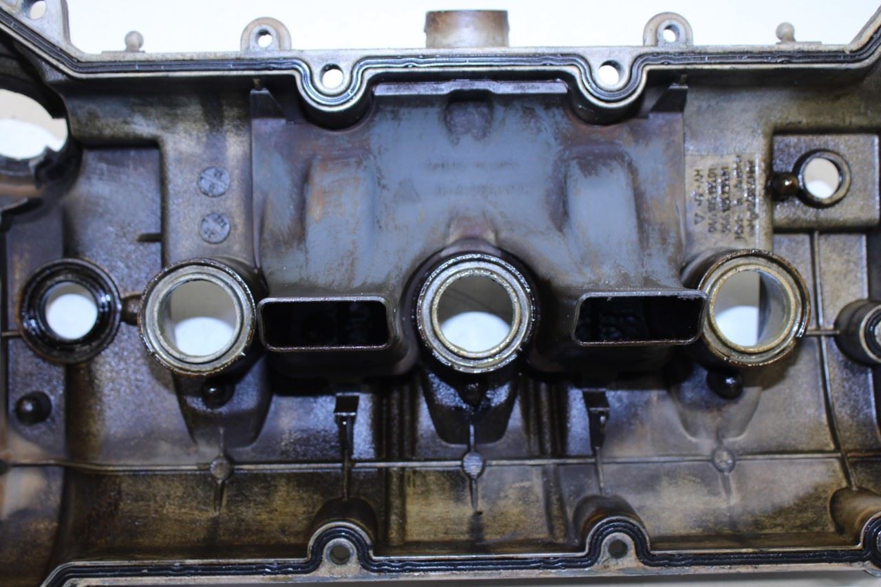 2011-2016 Porsche Panamera 4 3.6L Right Side Engine Cylinder Head Valve Cover - Alshned Auto Parts