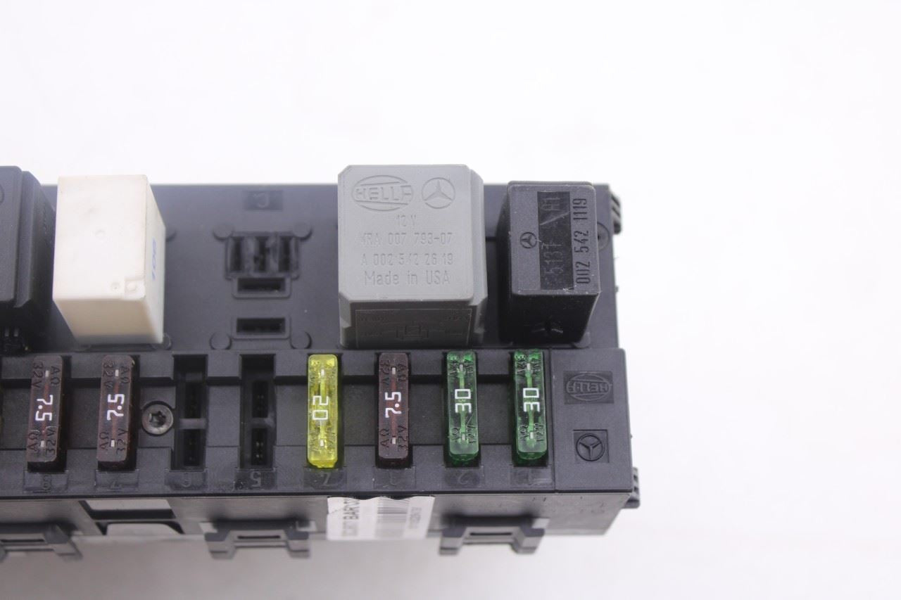 06-09 Mercedes-Benz CLK 350 RWD Rear Trunk SAM Module Fuse Relay Junction Block16