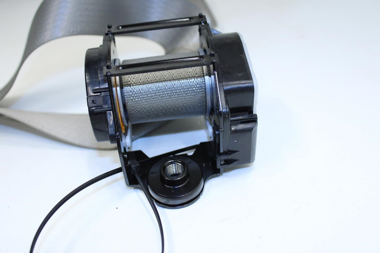 2021-24 GMC Terrain Denali Rear RH Side 2nd Row Seat Belt Retractor 84846384 OEM - Alshned Auto Parts