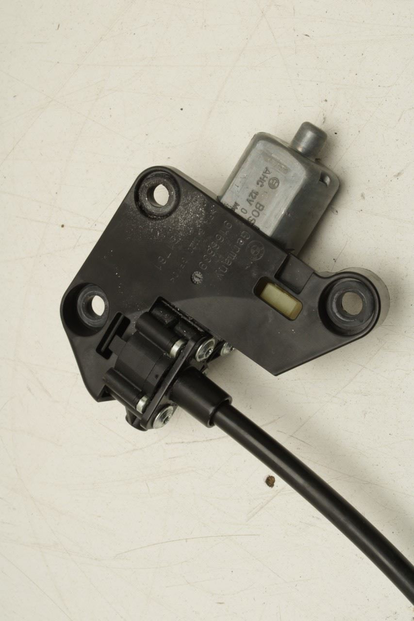 2010-2015 BMW 750Li xDrive Rear Left Driver Side Door Window Sun Shade w/ Motor - Alshned Auto Parts