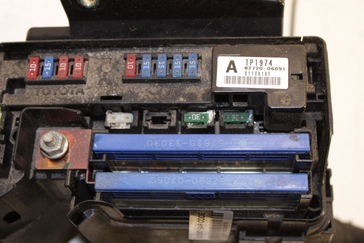 07-11 Toyota Camry LE 2.5L Engine Bay Fuse Relay Junction Block 82720-06091 OEM - Alshned Auto Parts