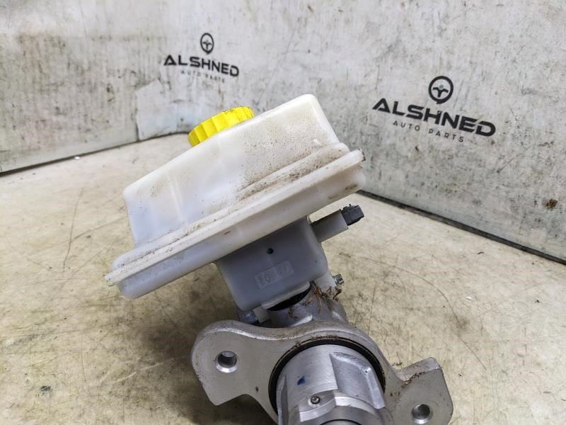 2011-2015 Jeep Grand Cherokee Brake Master Cylinder 68207364AA OEM - Alshned Auto Parts