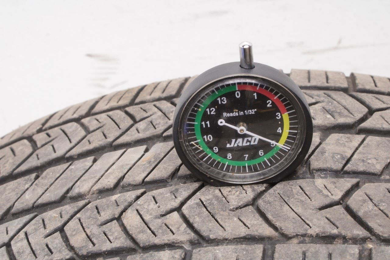 2007-2011 Toyota Camry LE Wheel Tire General Altimax RT45 215/60R16 95H Set of 4 - Alshned Auto Parts