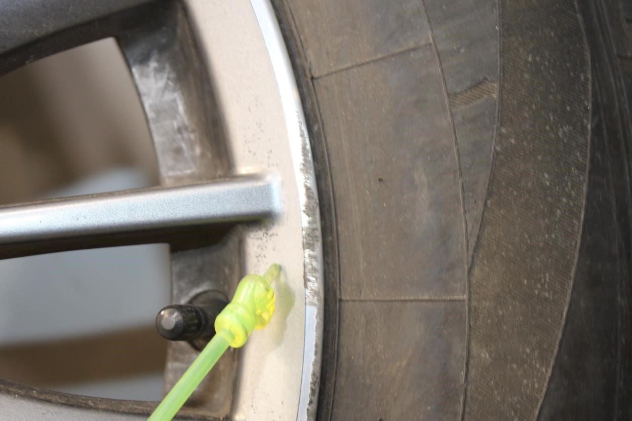 2017-20 Nissan Pathfinder SV Wheel Tire Leao Lion Sport HP3 235/65R18 106H Set 4 - Alshned Auto Parts