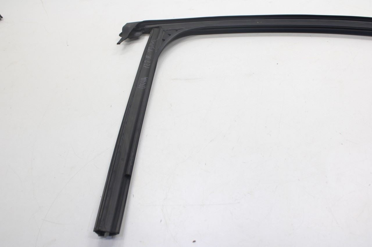 17-20 Alfa Romeo Giulia Ti RR RH Upper Door Window Weatherstrip w/ Belt Molding - Alshned Auto Parts