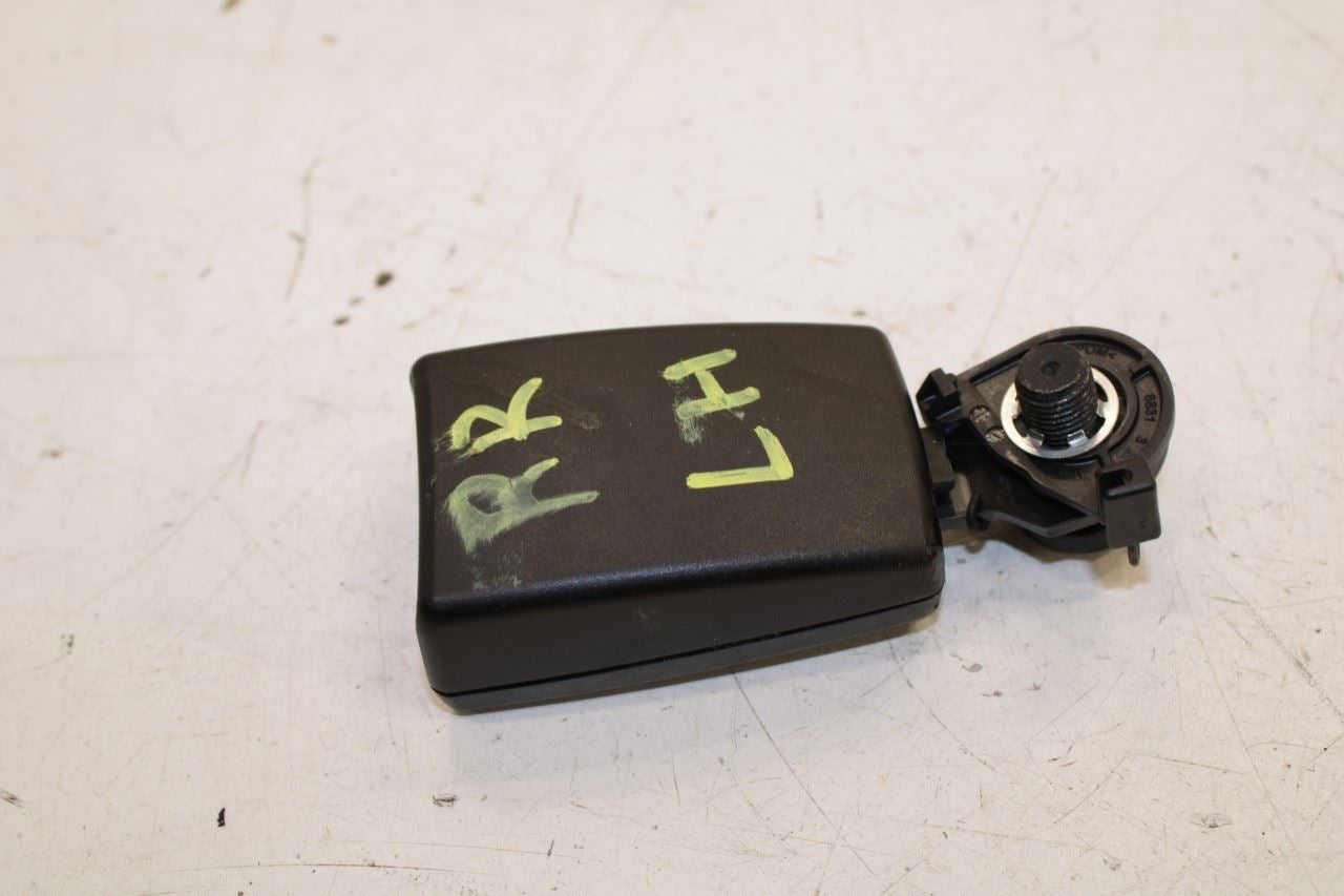 11-18 Porsche Cayenne Platinum Rear RH Left and Center 2nd Row Seat Belt Buckle - Alshned Auto Parts