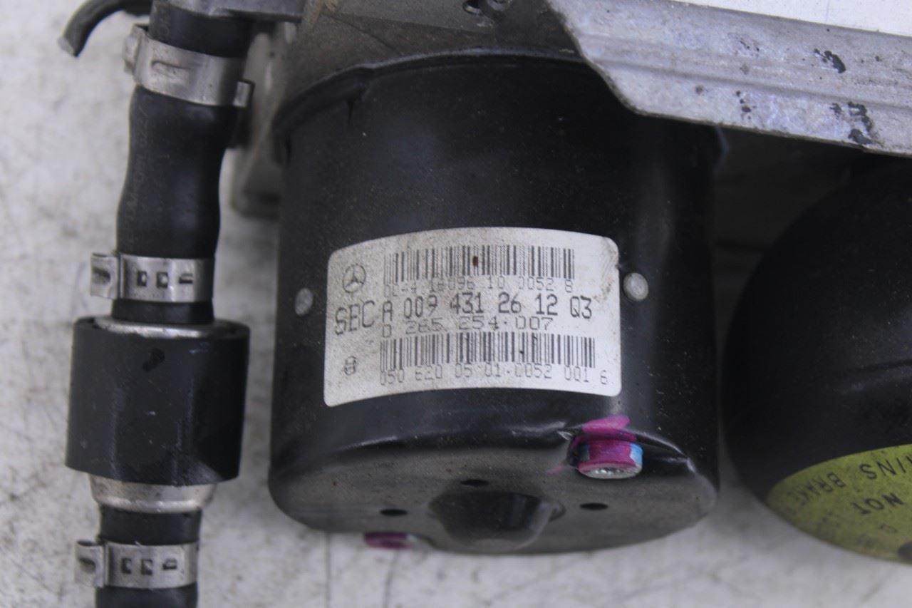 2004-2006 Mercedes-Benz E500 5.0L ABS Anti Lock Brake Pump Control Module OEM9