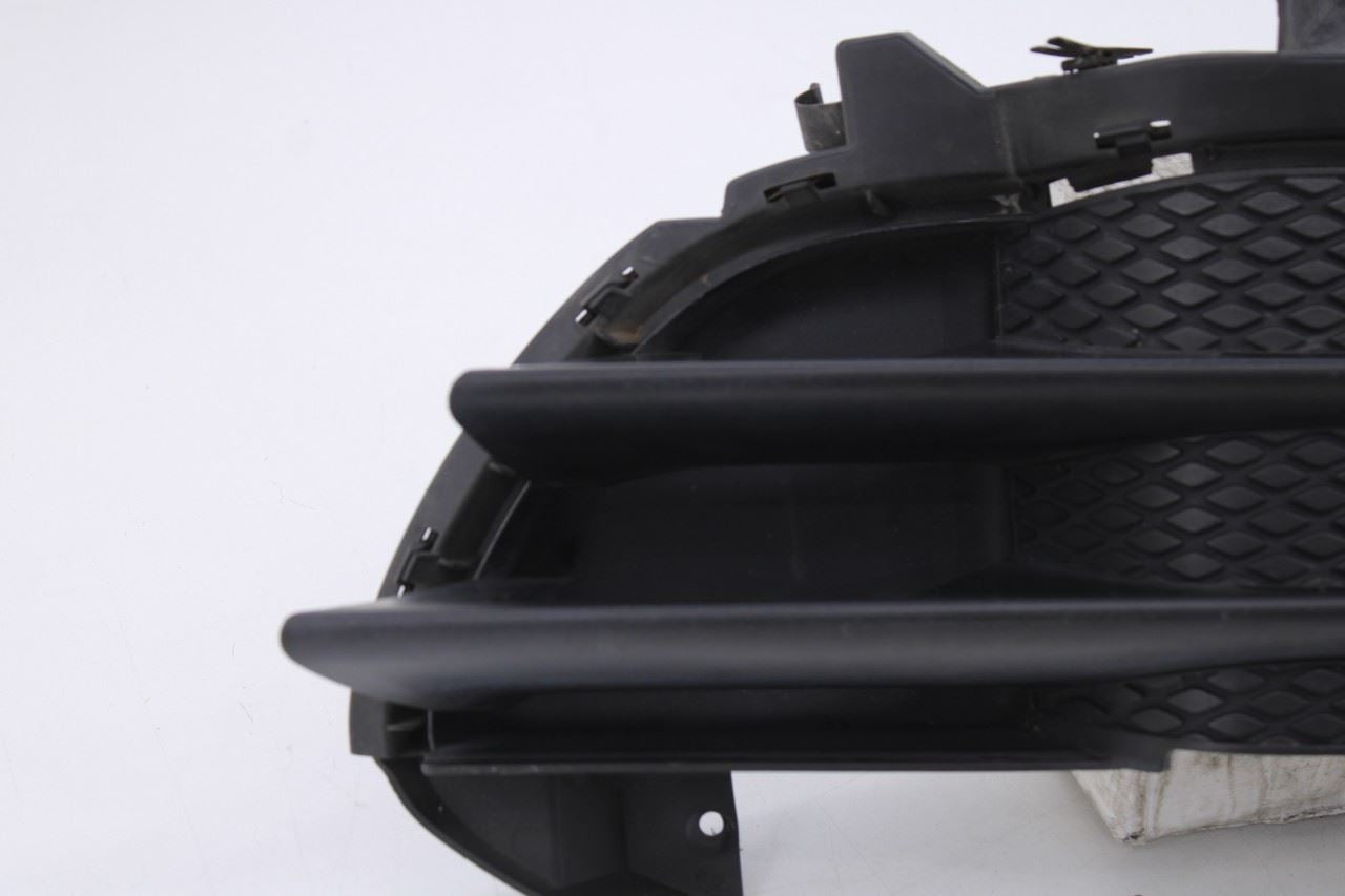 2011-2014 Porsche Cayenne S Front Bumper Right Outer Grille Cover 958505682005