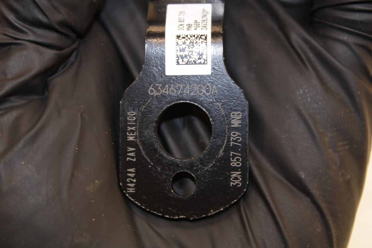 18-23 Volkswagen Atlas S Rear RH LH Side and Center 2nd Row Seat Belt Buckle Set - Alshned Auto Parts