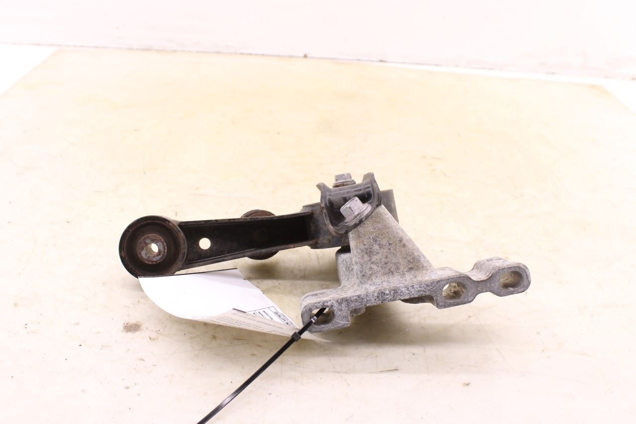 2017-20 Toyota Sienna LE 3.5L FWD RH Side Upper Engine Mount Bracket 12363-0P190 - Alshned Auto Parts