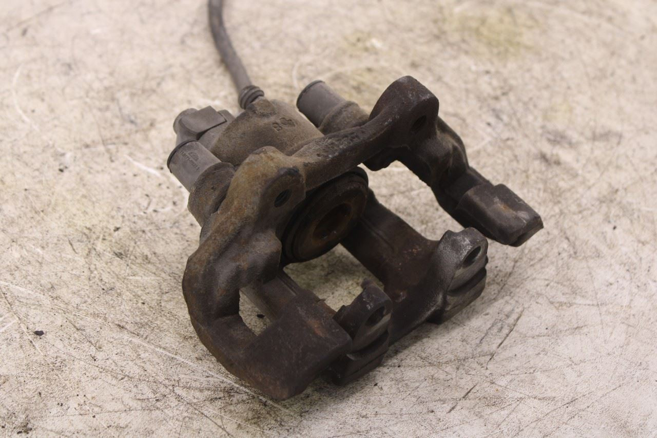 2011-2020 Dodge Durango SXT Rear Right Side Disc Brake Caliper 68052376AA OEM10