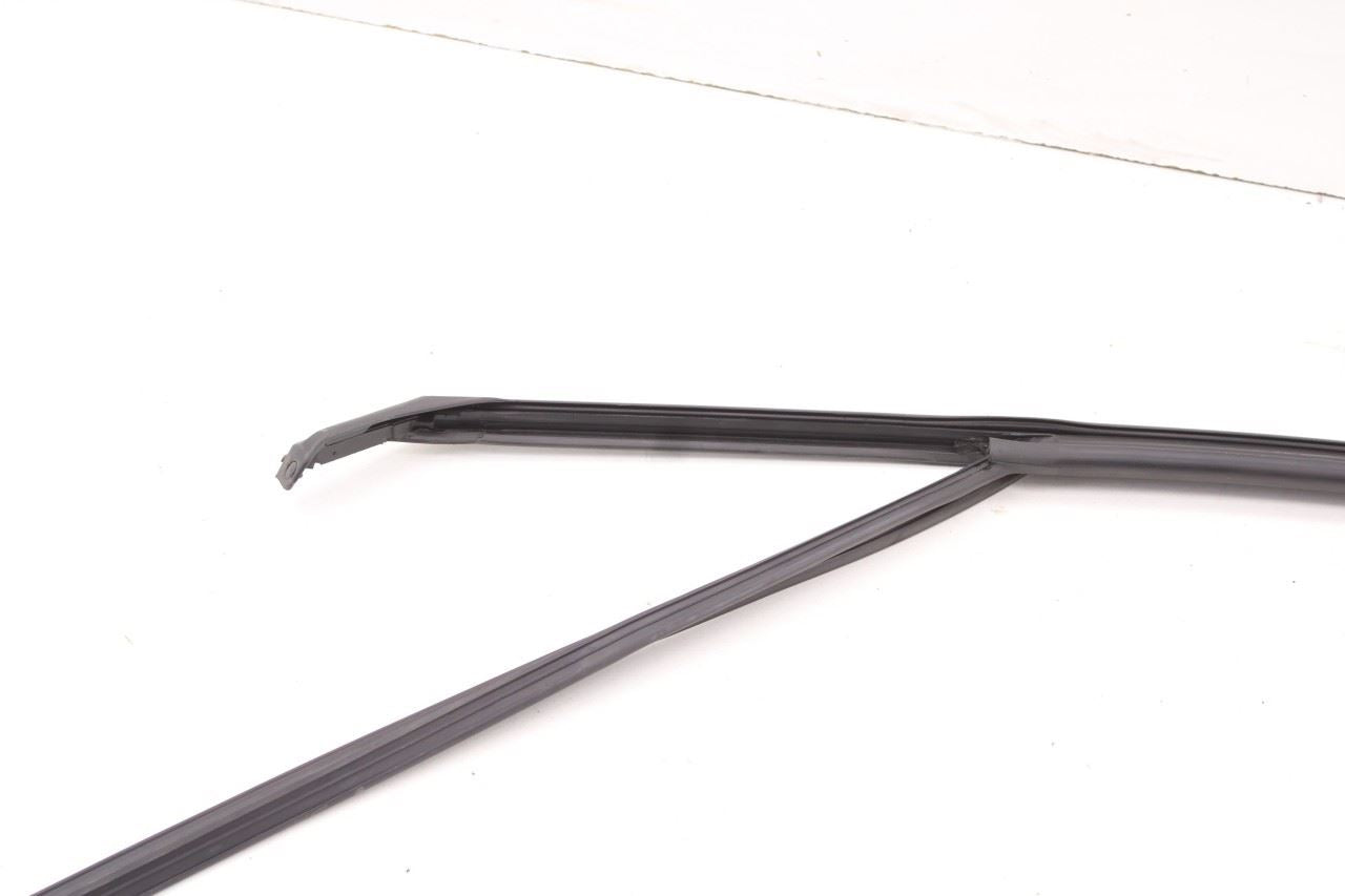 19-23 Hyundai Santa Fe SEL Front Right Door Run Channel w/ Belt Weatherstrip Set - Alshned Auto Parts