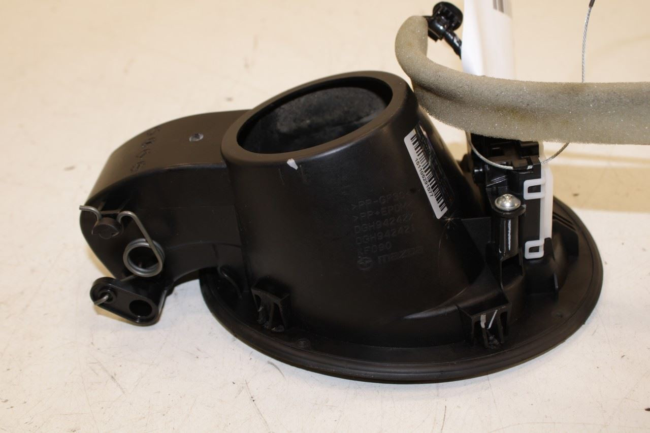 21-25 Mazda CX30 S 2.5L Fuel Tank Filler Door Lid Cover Pocket DGH942421 *ReaD* - Alshned Auto Parts