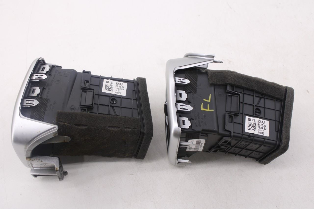 2020-22 KIA Sportage Nightfall Front Right and Left Dash Outer Air Vent Grilles11