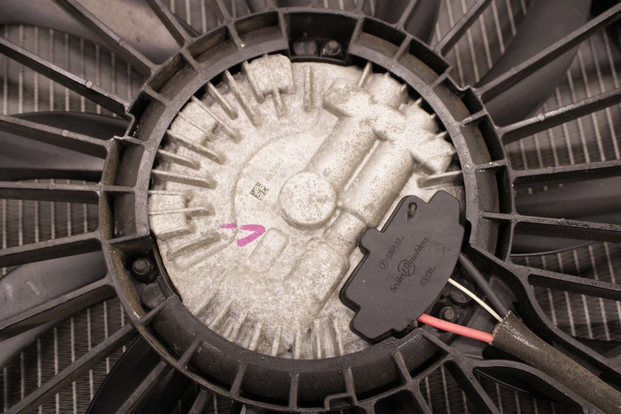 17-19 GMC Acadia SLT-1 3.6L AWD Engine Cooling Radiator Fan Assy 85557760 *ReaD* - Alshned Auto Parts