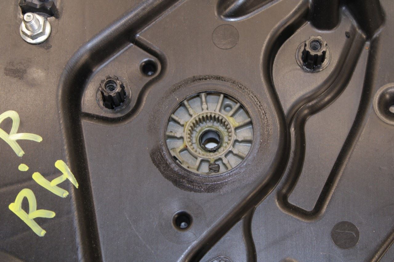 11-18 Porsche Cayenne Platinum Front Right Door Window Regulator w Carrier Plate - Alshned Auto Parts