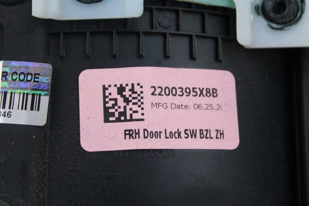 2020-2021 Ford Expedition Max XLT Front Right Passenger Door Trim Panel *ReaD*18