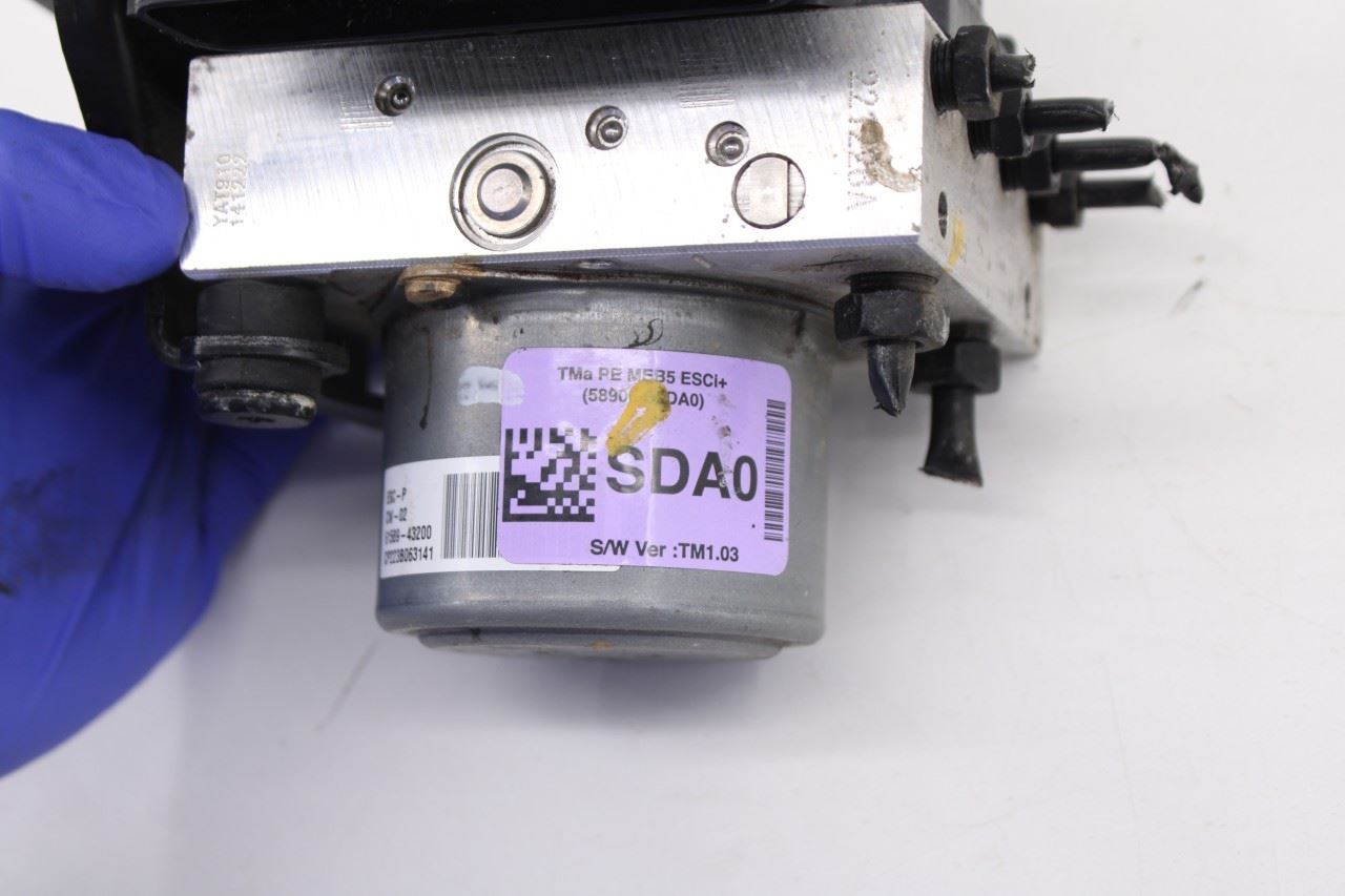 2021-2023 Hyundai Santa Fe SEL 2.5L ABS Anti Lock Brake Pump Control Module OEM5