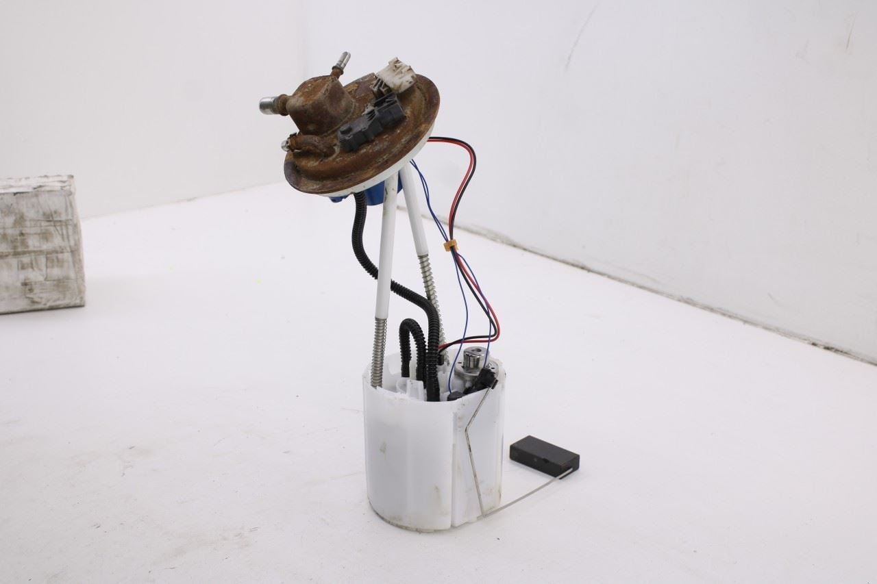 2014-2018 Chevrolet Silverado 1500 2WT 4.3L In Tank Fuel Pump Assembly 135134073