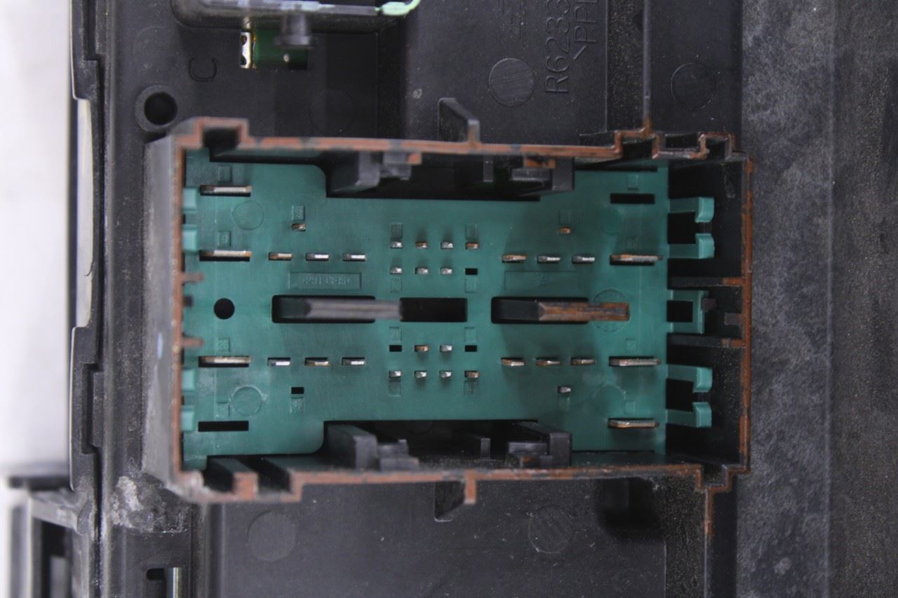 15-20 Dodge Grand Caravan GT 3.6L Totally Integrated Power Module Fuse Relay Box12