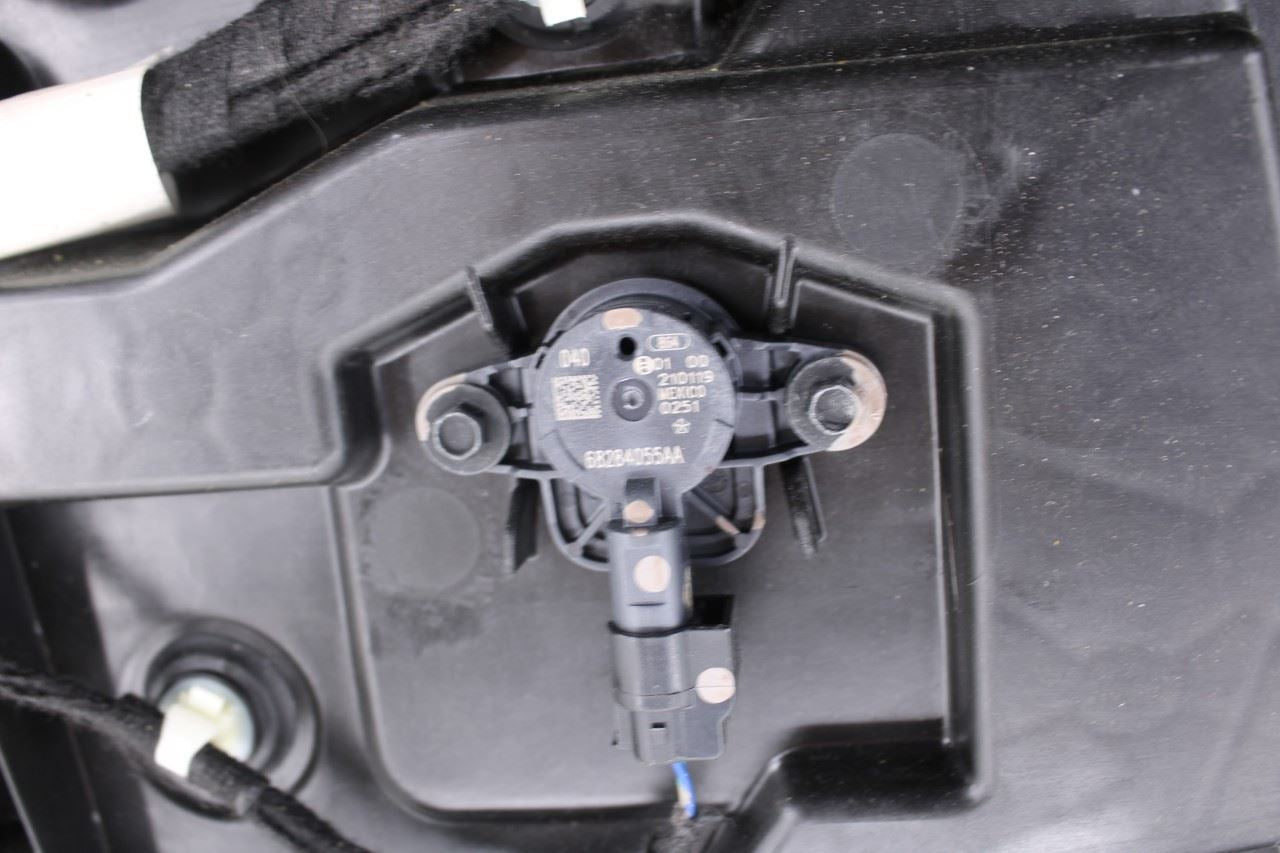 2019-25 RAM 1500 Big Horn Front Left Door Window Regulator w/ Carrier and Motor10