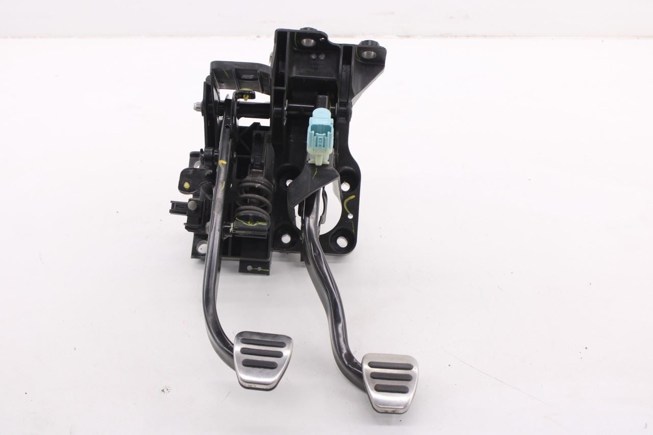 19-20 Ford Mustang GT 5.0L Accelerator Throttle Gas Pedal Sensor and Brake Pedal0