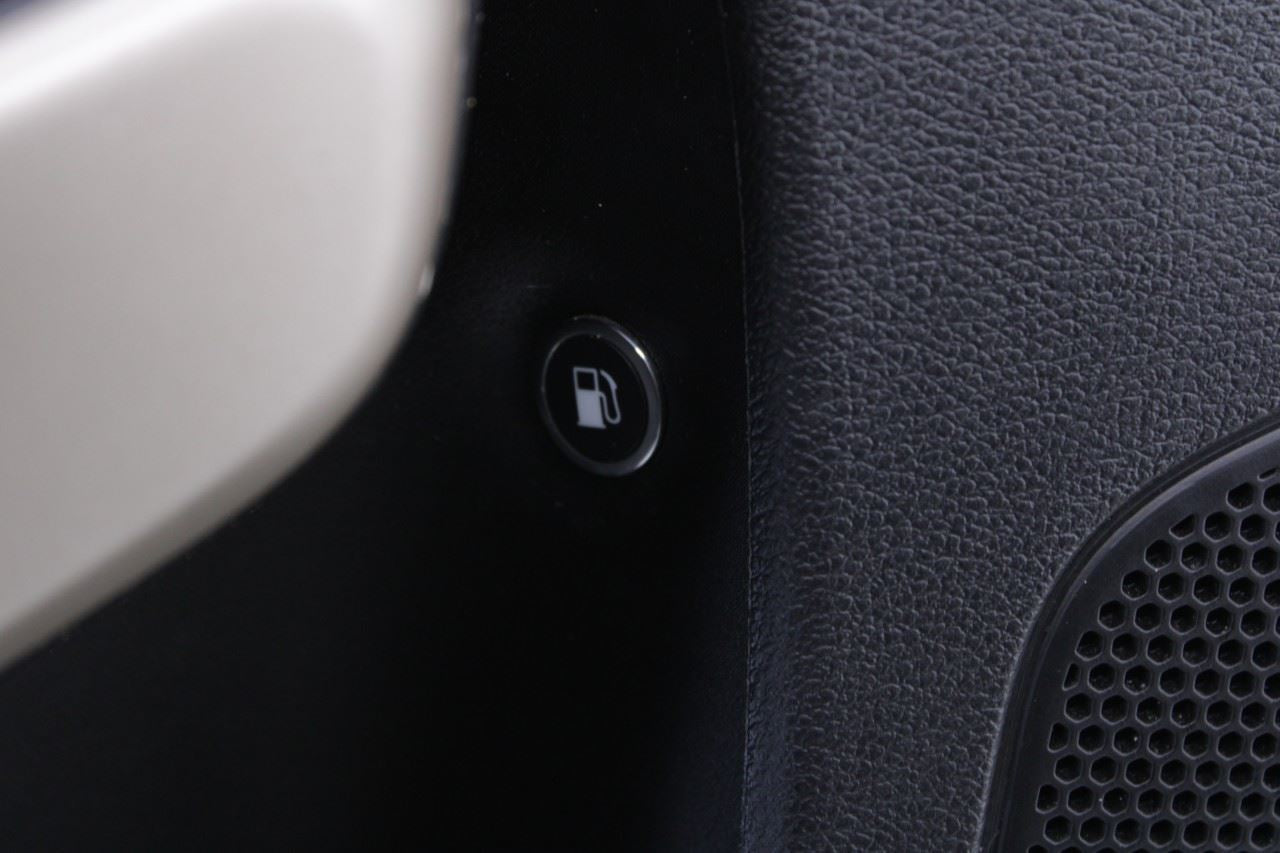 2017-18 Jeep Cherokee Limited Front Left Side Door Trim Panel 6MD282X9AA *ReaD* - Alshned Auto Parts