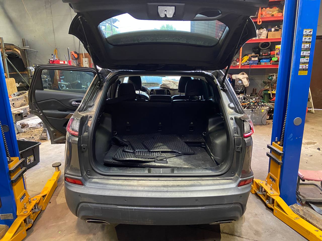 2019 Jeep Cherokee LATITUDE PLUS 4X4 Gray - Alshned Auto Parts