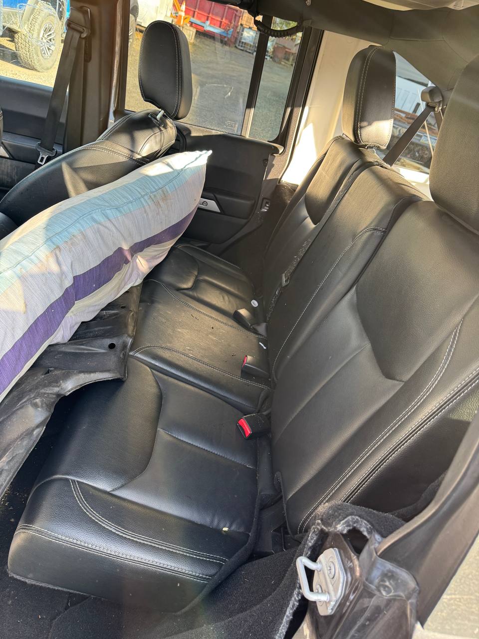 Donor vehicle 2017 Jeep Wrangler Unlimited Sahara Gray - Alshned Auto Parts