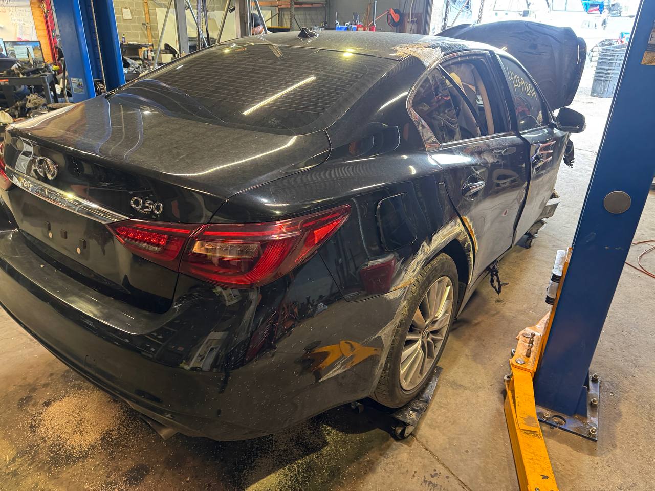 Donor vehicle 2018 Infiniti Q50 3.0T Luxe Black - Alshned Auto Parts