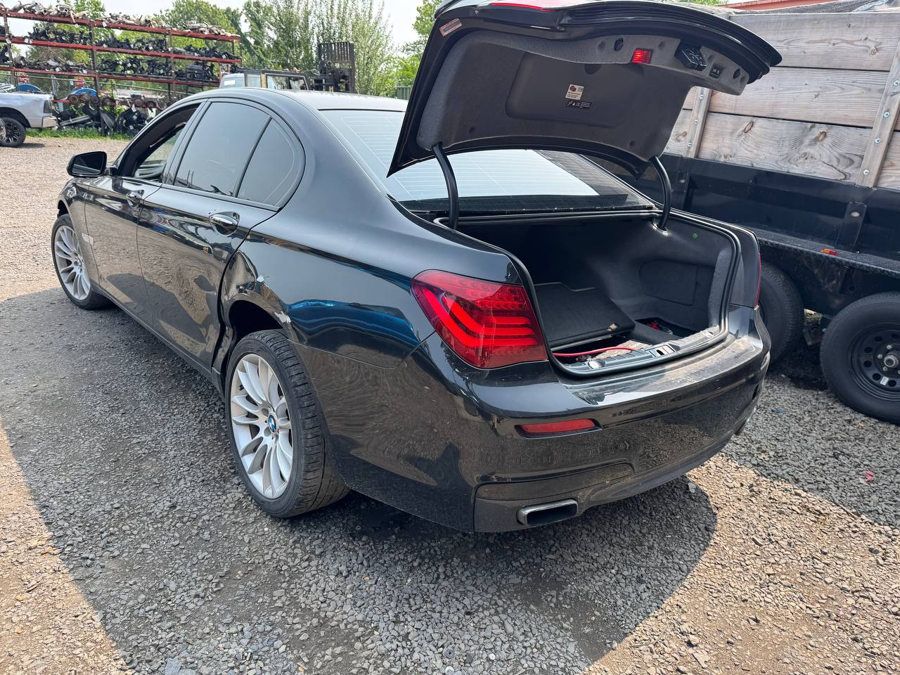 Donor vehicle 2014 BMW 750I xDrive Black - Alshned Auto Parts