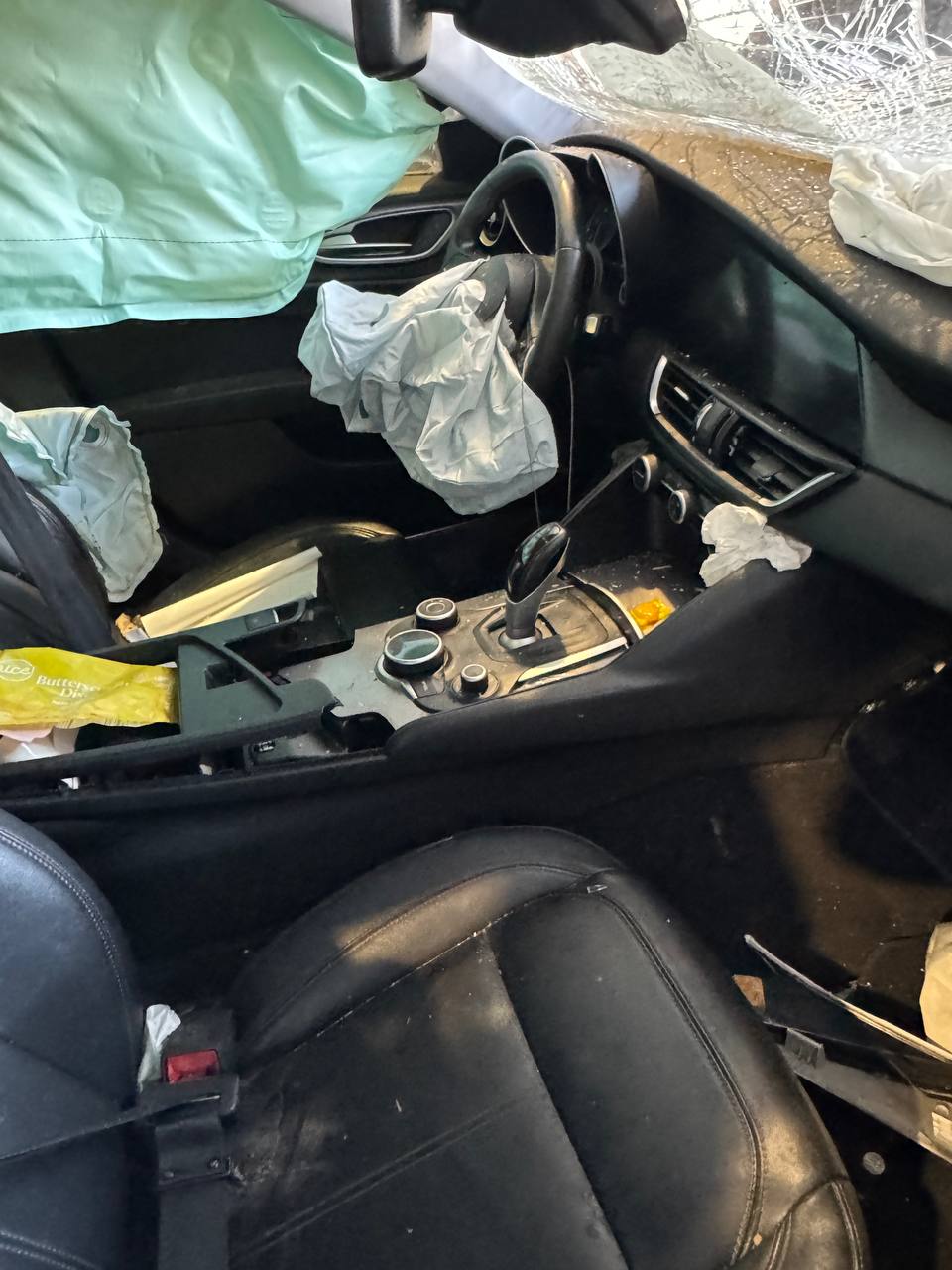 Donor vehicle 2017 Alfa Romeo Giulia Ti AWD Blue - Alshned Auto Parts
