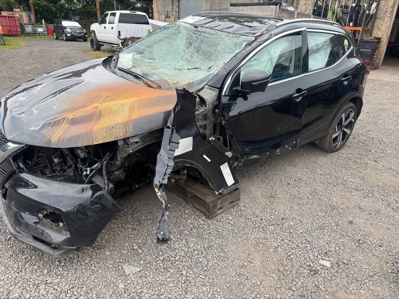 Donor vehicle 2022 Nissan Rogue Sport SL AWD Xtronic CVT - Alshned Auto Parts