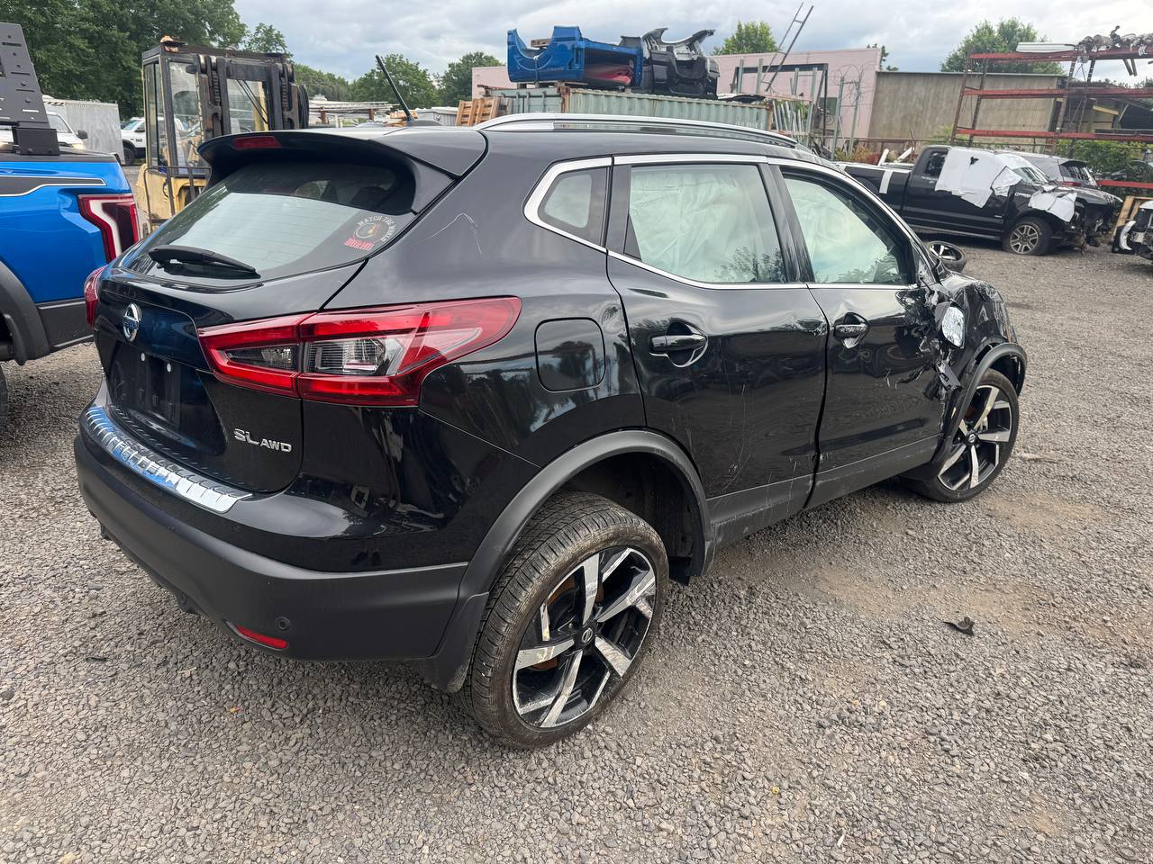 Donor vehicle 2022 Nissan Rogue Sport SL AWD Xtronic CVT - Alshned Auto Parts
