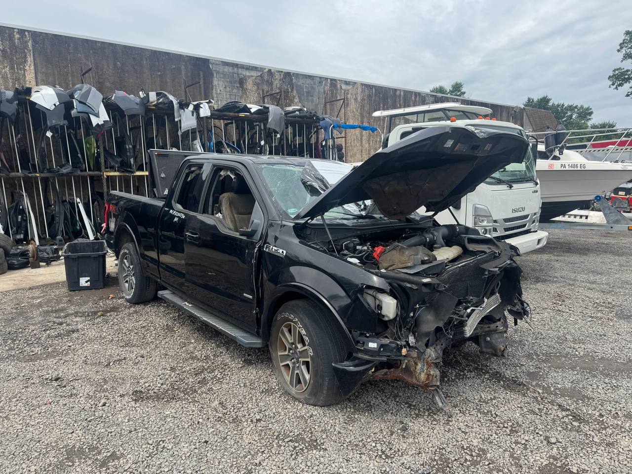 Donor vehicle 2016 Ford F150 SuperCab Lariat Black - Alshned Auto Parts