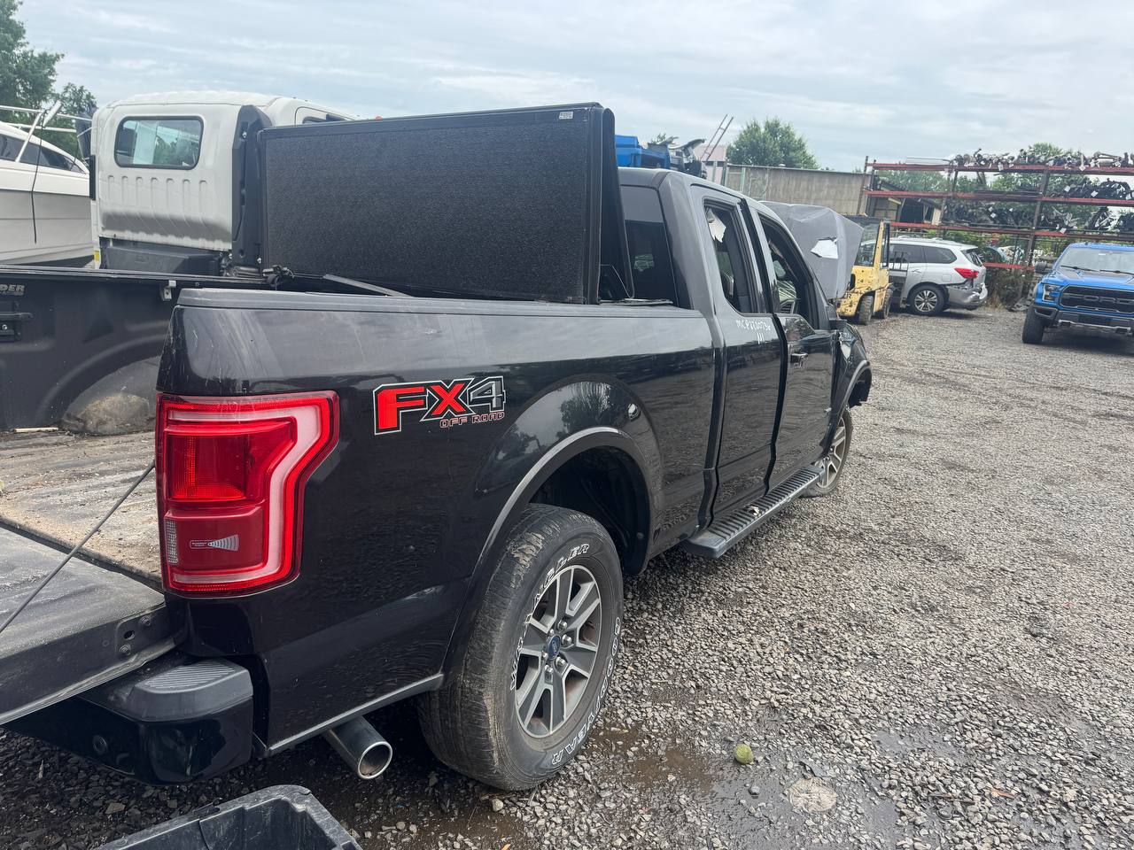 Donor vehicle 2016 Ford F150 SuperCab Lariat Black - Alshned Auto Parts