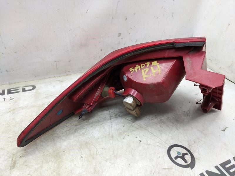 2009-2012 Chevrolet Traverse Passenger Side Tail Light Lamp 15912686 OEM - Alshned Auto Parts