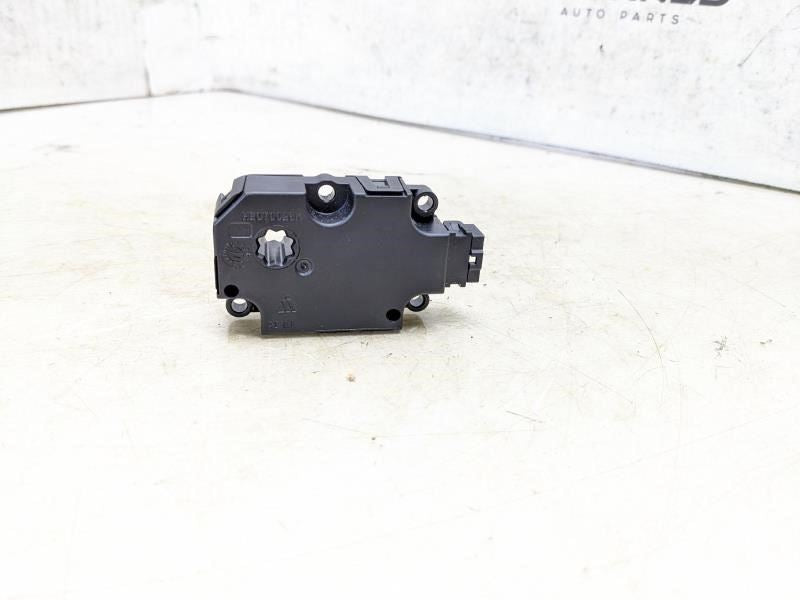 2018-2023 Audi S5 HVAC Air Inlet Door Actuator Motor 4M0-820-511-A OEM