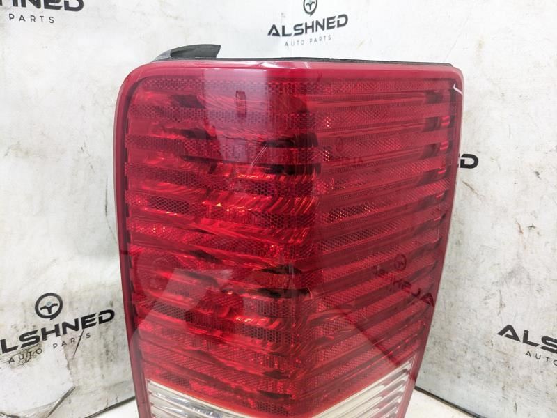 2007-2009 Chrysler Aspen Rear Right Taillight Stop Backup Lamp 6800131