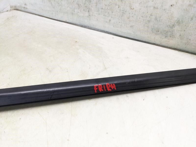 2017-2018 Hyundai Elantra Front Right Outside Belt Molding 82220-F2000 OEM - Alshned Auto Parts