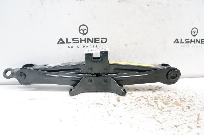 2010 Toyota Corolla Scissor Lift Jack 09111-02090 OEM Alshned Auto Parts