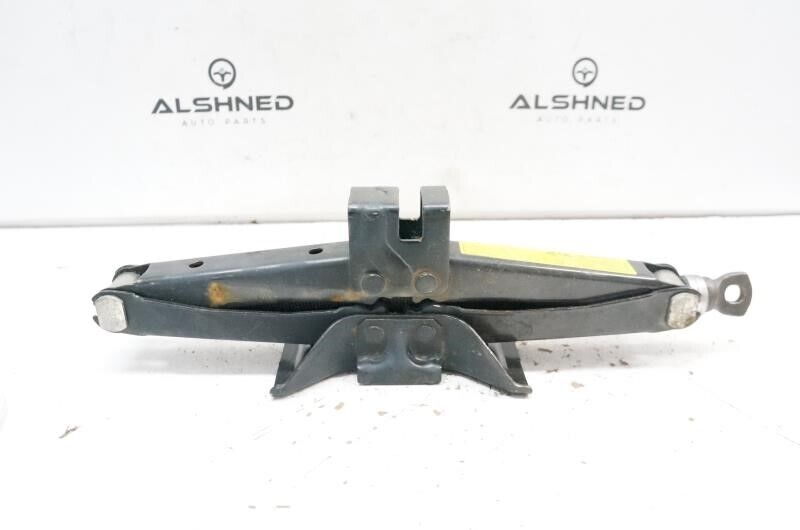 *READ* 2012 Hyundai Genesis Jack And Foam Holder 09110-2C100 OEM - Alshned Auto Parts