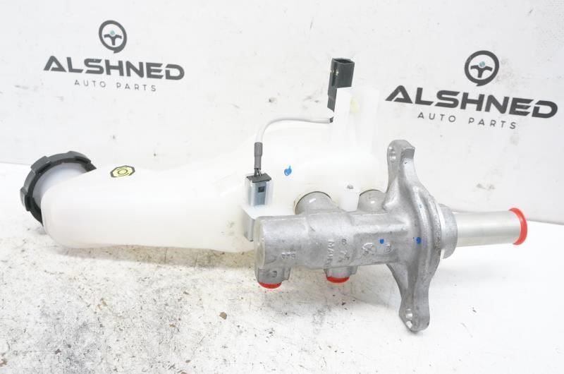 2021 Hyundai Santa Fe Brake Master Cylinder 58510-R5000 OEM - Alshned Auto Parts